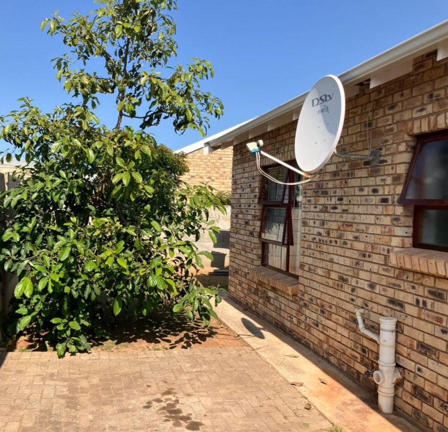 2 Bedroom Property for Sale in Campher Park Eastern Cape